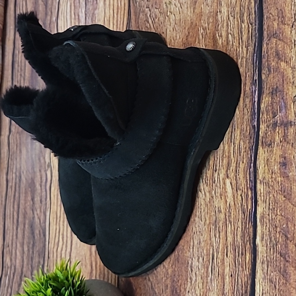 UGG McKay Boots - Picture 7 of 16